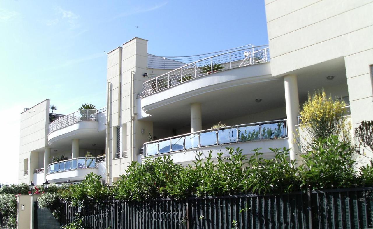 B&B Stazione Latina Сермонета Екстериор снимка