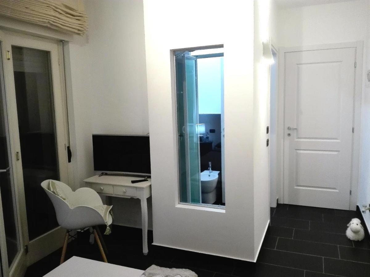 B&B Stazione Latina Сермонета Екстериор снимка
